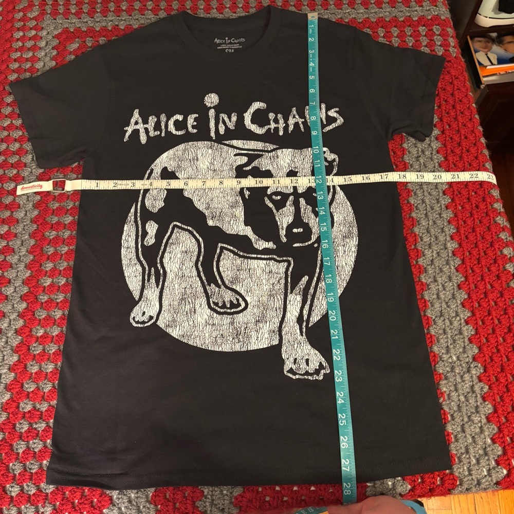 NWOT Alice In Chains Self Titled Album 3 Legged Dog Rock grunge Band Tee Small - Picture 5 of 5